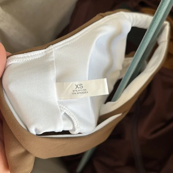 NVGTN sports Bra - Picture 5 of 6